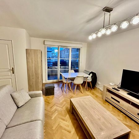 Ferienwohnung Le Sept Avec Parking, Transfert Vaires-sur-Marne Exterior foto