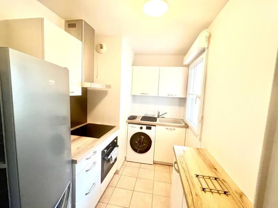 Ferienwohnung Le Sept Avec Parking, Transfert Vaires-sur-Marne Exterior foto
